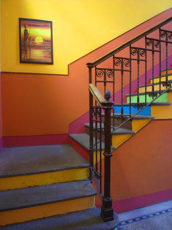 Hostel California Милано Стая снимка