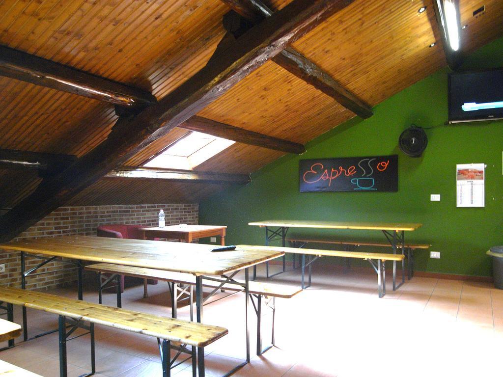 Hostel California Милано Екстериор снимка