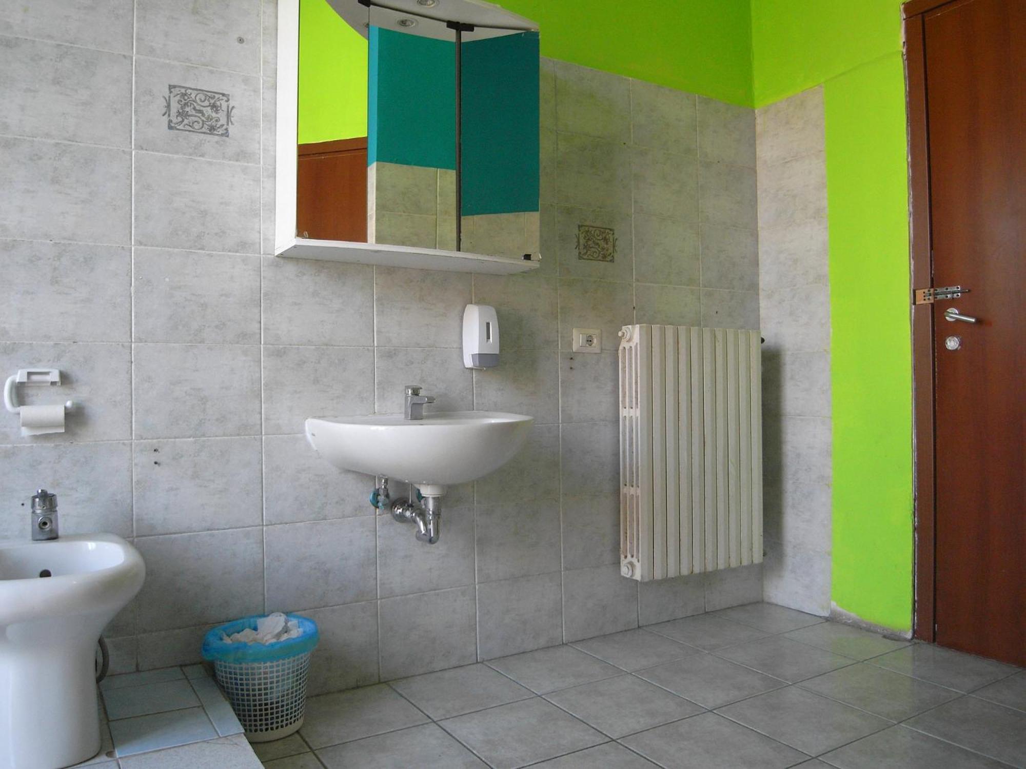 Hostel California Милано Екстериор снимка