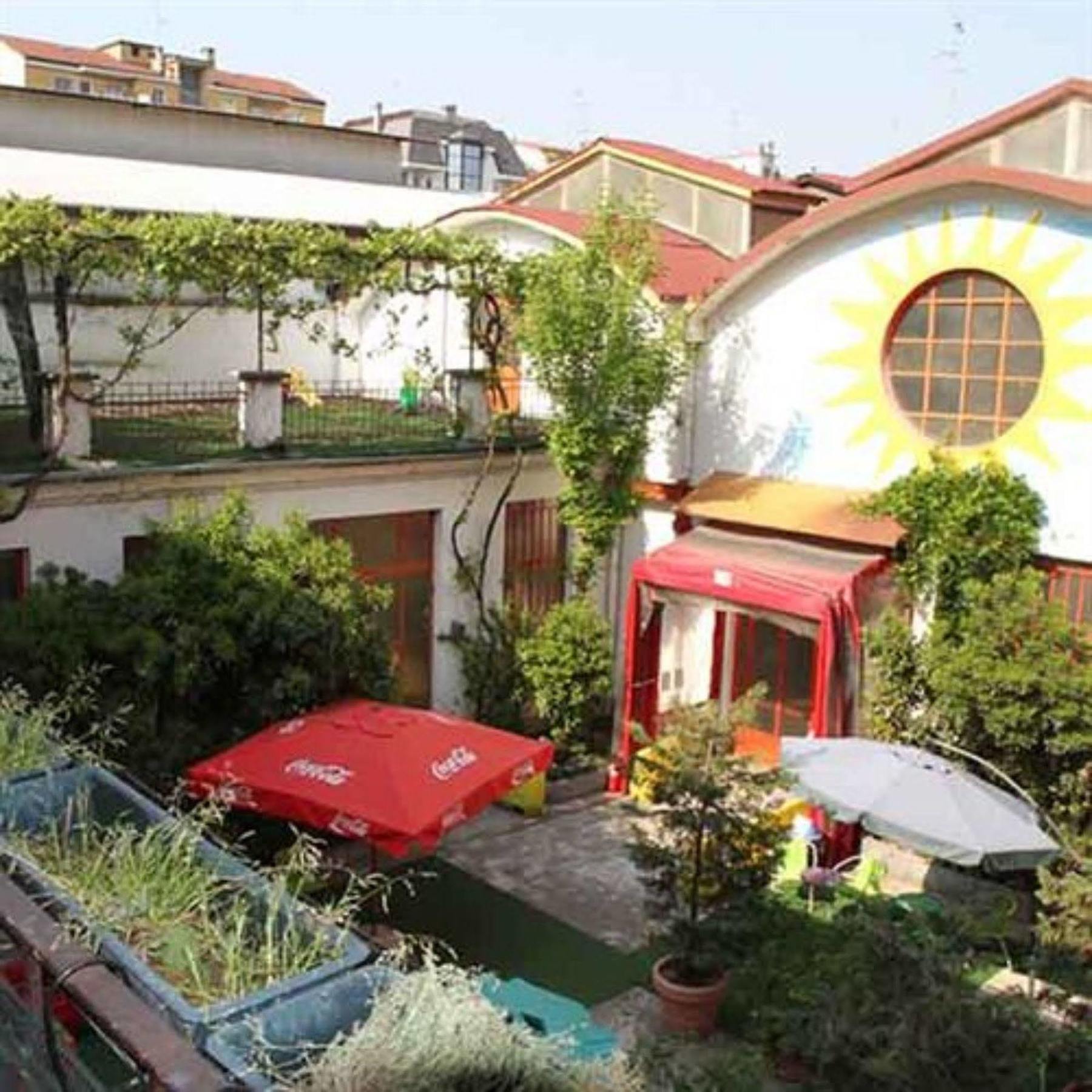 Hostel California Милано Екстериор снимка